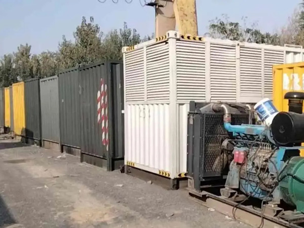 翁田镇200KW柴油发电机机组每小时油耗是多少？
